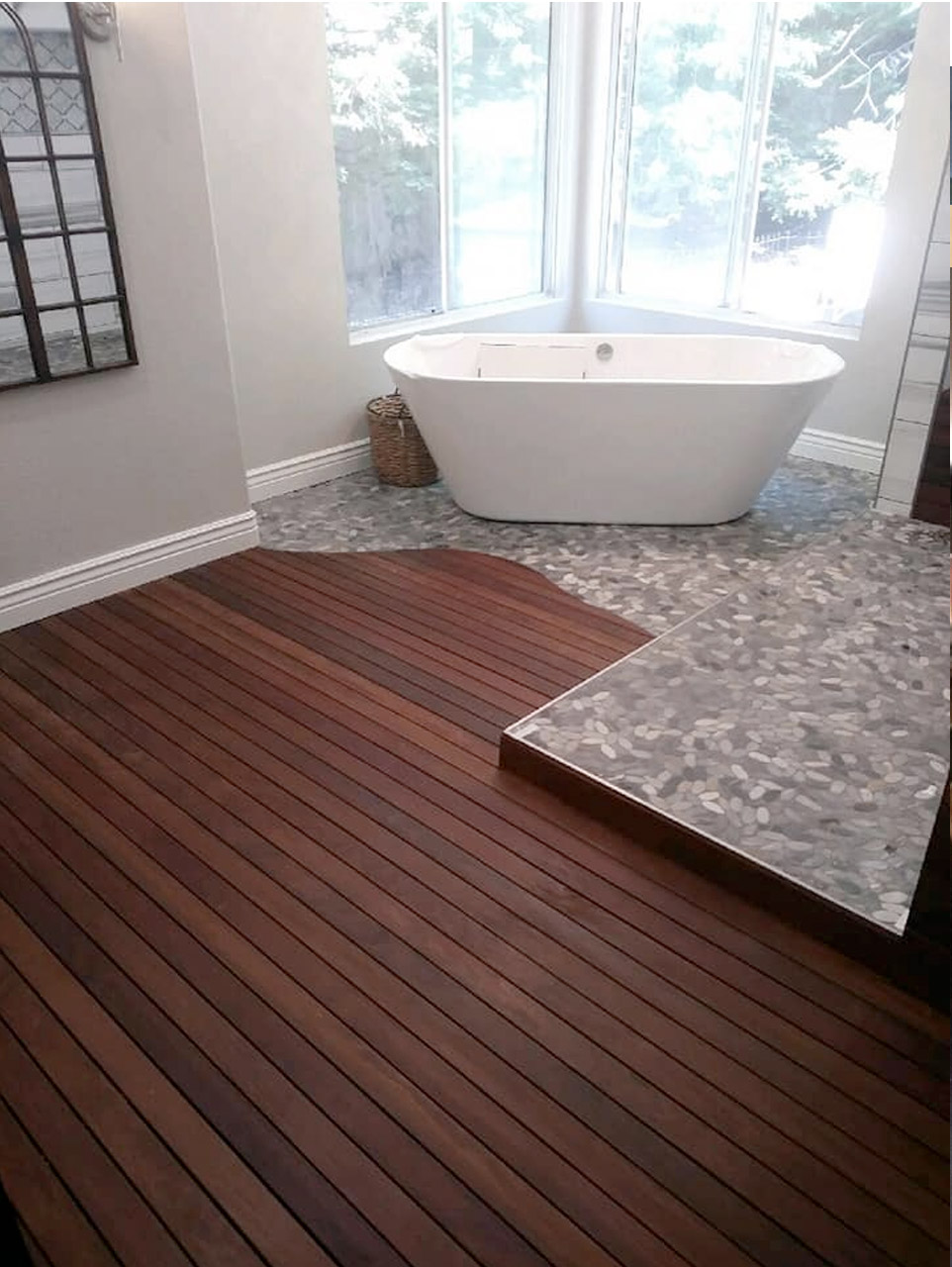 standing bathtub